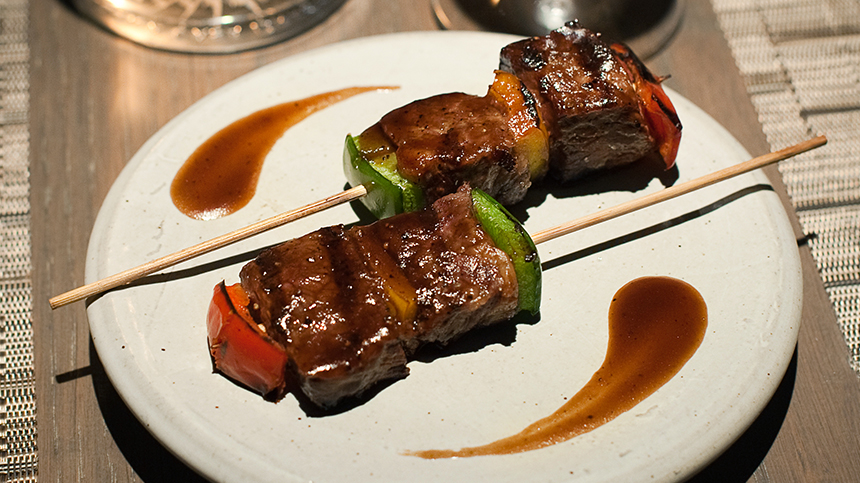 Casa Dragones Cinco de Mayo Food Pairing Beef striploin skewers with grilled bell pepper and spicy jus